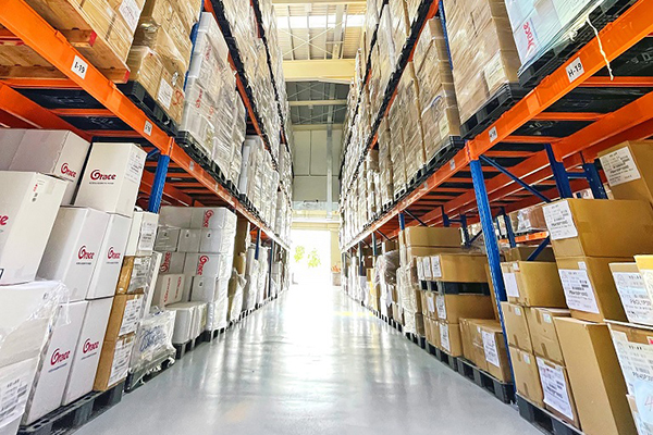 台湾グレース嘉義工場倉庫の物品棚